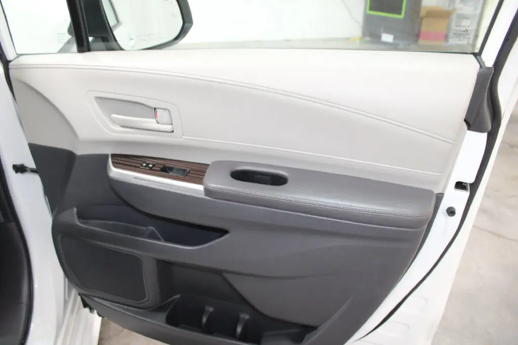 2022 Toyota Sienna - $29,998