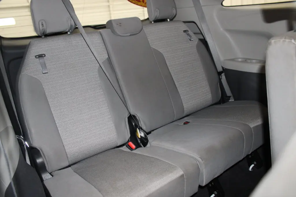 2022 Toyota Sienna - $29,998