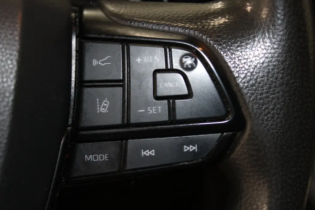 2022 Toyota Sienna - $29,998