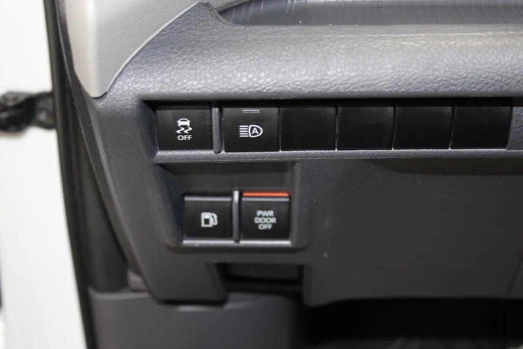 2022 Toyota Sienna - $29,998