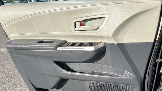 2024 Toyota Sienna LE 8-Passenger