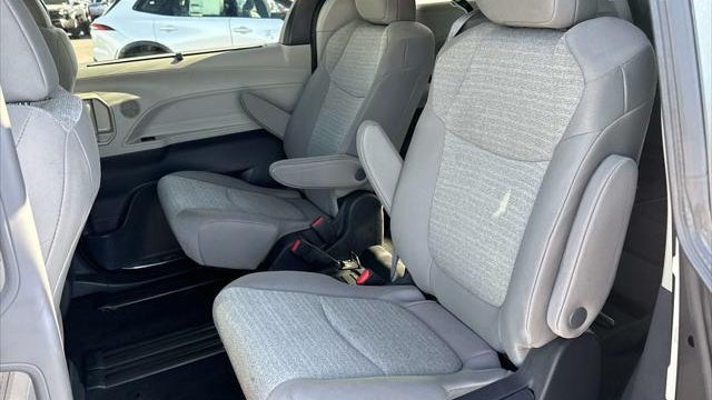 2024 Toyota Sienna LE 8-Passenger
