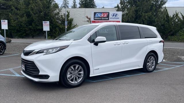 Preowned 2021 Toyota Sienna LE 8-Passenger for Sale
