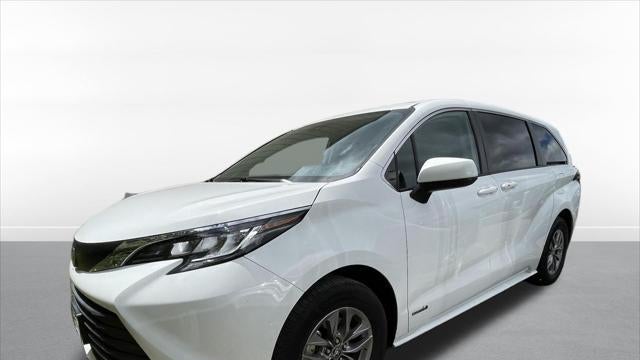 2021 Toyota Sienna LE 8-Passenger