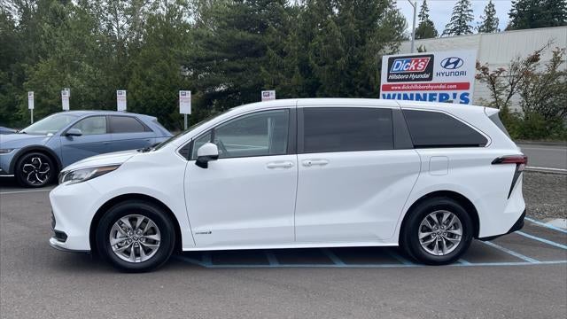 2021 Toyota Sienna LE 8-Passenger