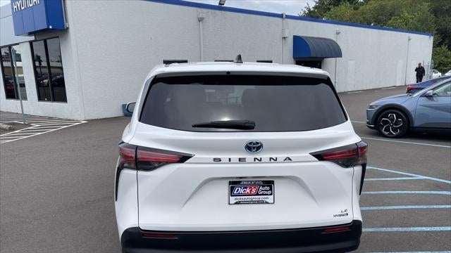 2021 Toyota Sienna LE 8-Passenger