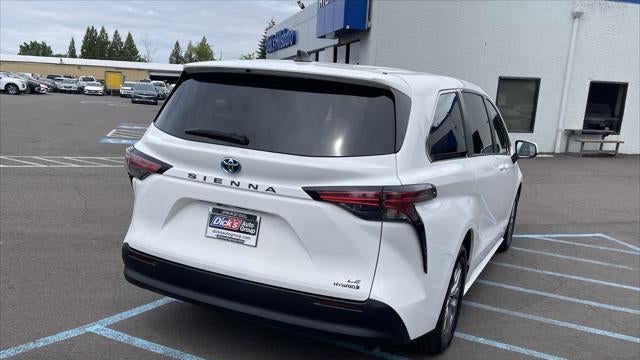 2021 Toyota Sienna LE 8-Passenger