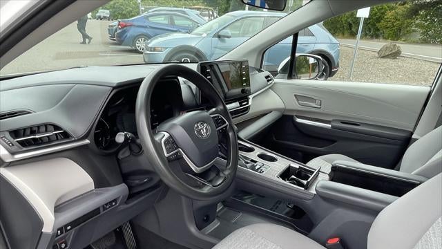 2021 Toyota Sienna LE 8-Passenger
