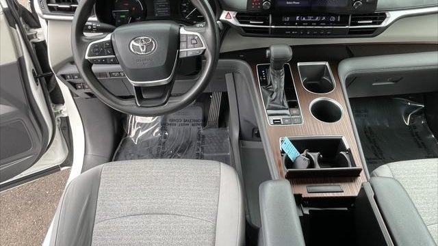2021 Toyota Sienna LE 8-Passenger