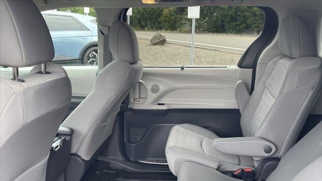 2021 Toyota Sienna LE 8-Passenger