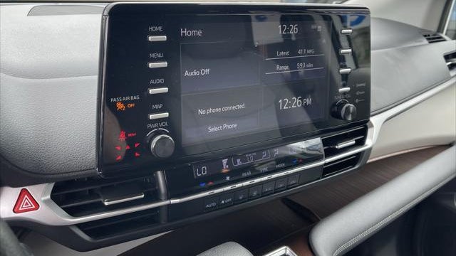 2021 Toyota Sienna LE 8-Passenger