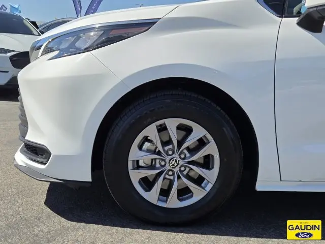 2025 Toyota Sienna - $41,777
