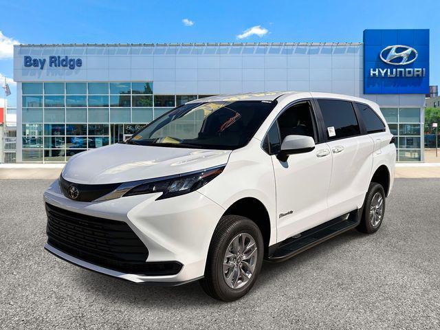 2026 Toyota Sienna - $75,163