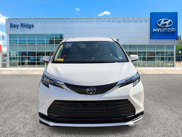 2026 Toyota Sienna - $75,163