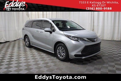 2021 Toyota Sienna LE 8-Passenger 4DR Mini-Van