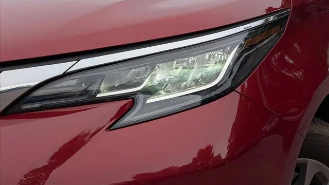 2023 Toyota Sienna LE 8-Passenger