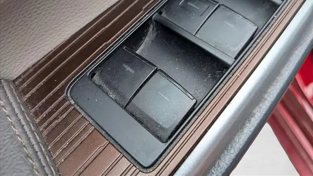 2023 Toyota Sienna LE 8-Passenger