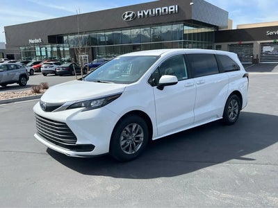 Photo of a 2025 Toyota Sienna LE 8-Passenger 4DR Mini-Van for sale