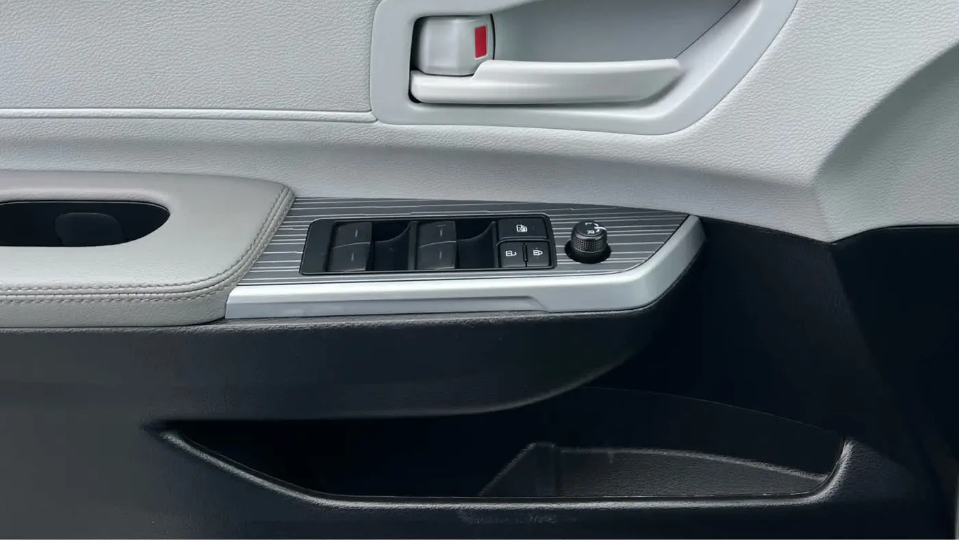 2025 Toyota Sienna LE 8-Passenger