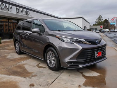 2024 Toyota Sienna LE 8-Passenger 4DR Mini-Van