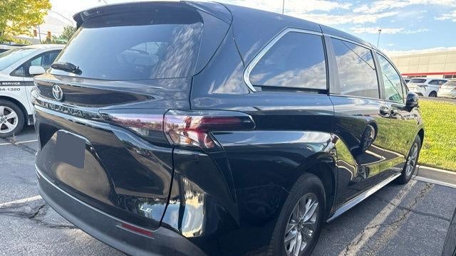 2025 Toyota Sienna LE 8-Passenger