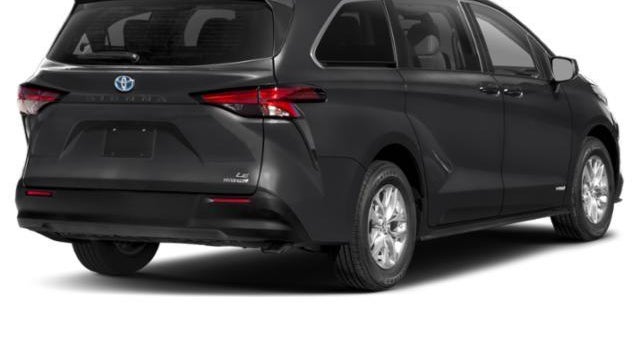 2023 Toyota Sienna LE 8-Passenger