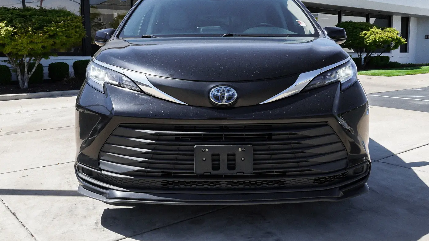 2023 Toyota Sienna LE 8-Passenger