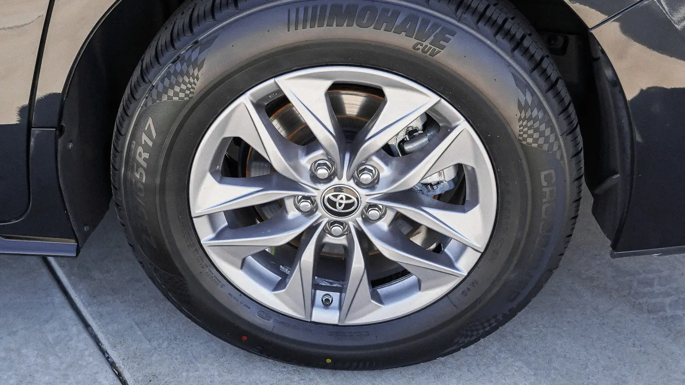2023 Toyota Sienna LE 8-Passenger