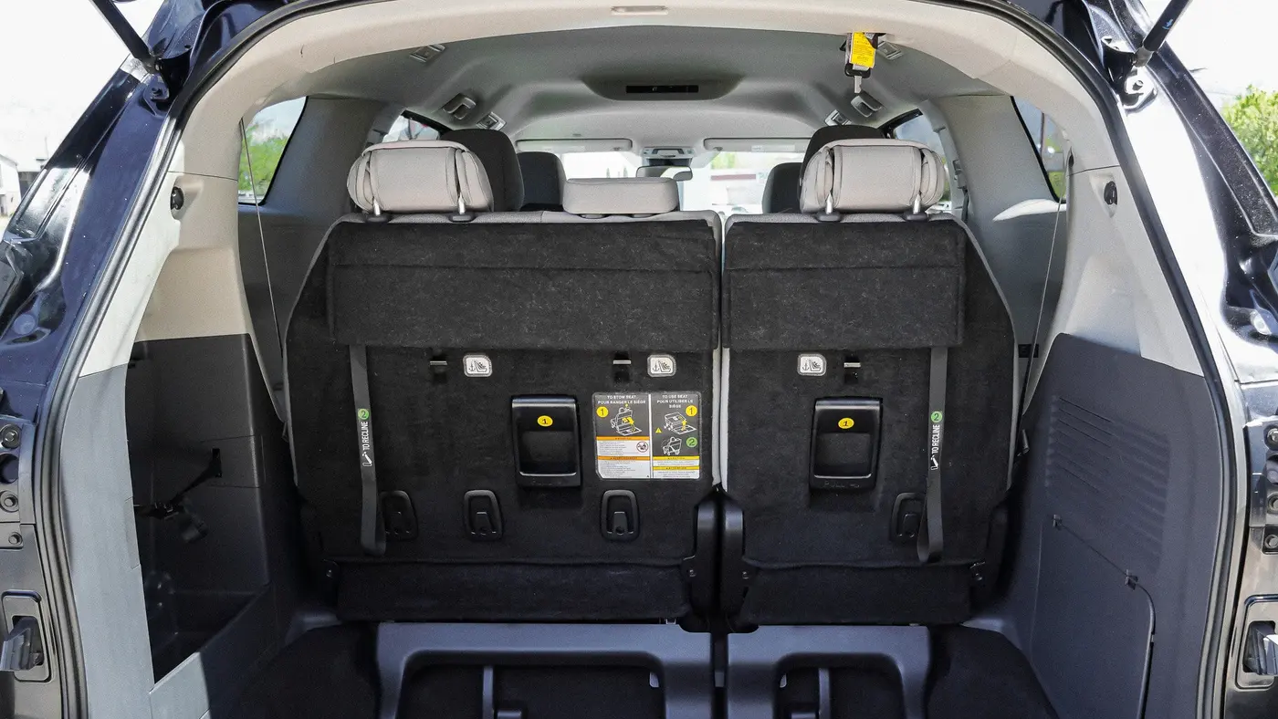 2023 Toyota Sienna LE 8-Passenger