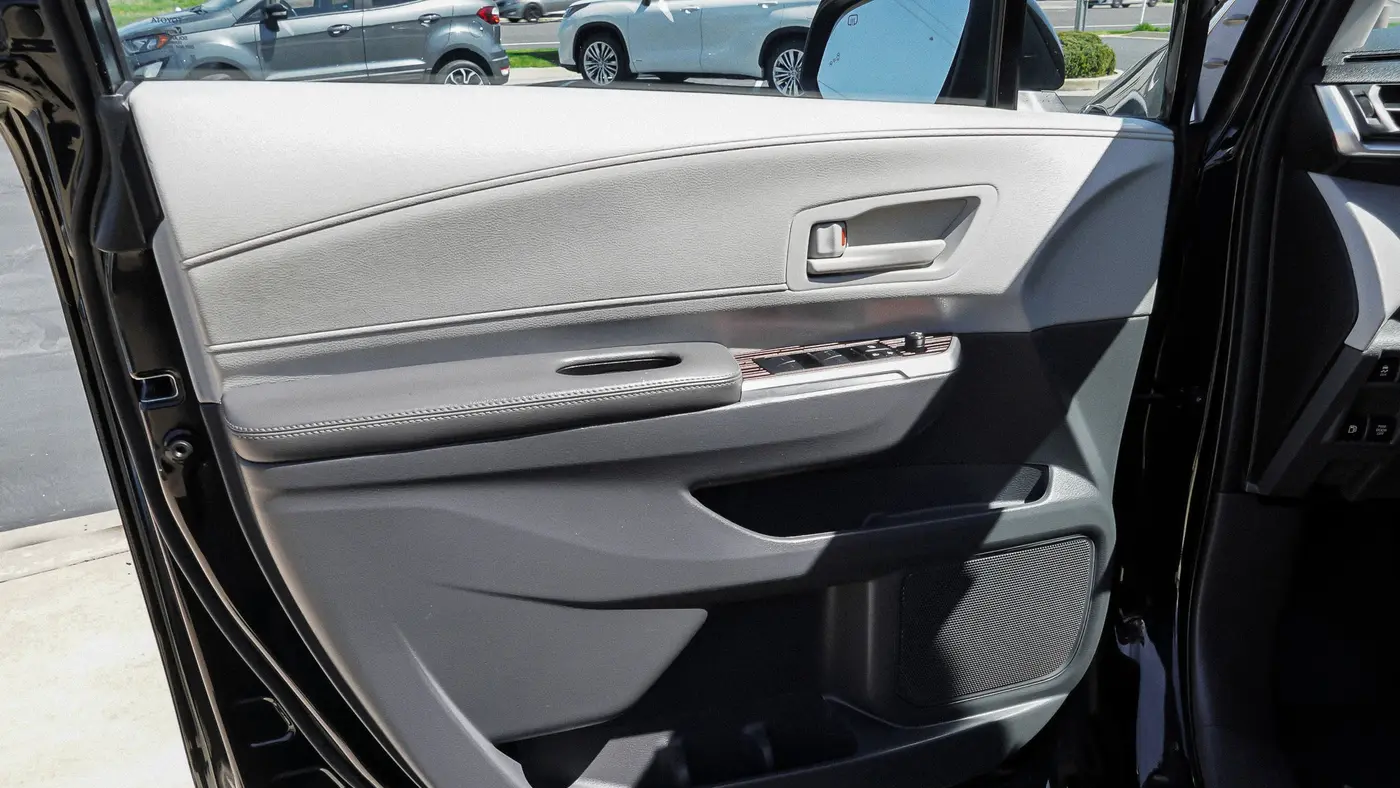 2023 Toyota Sienna LE 8-Passenger