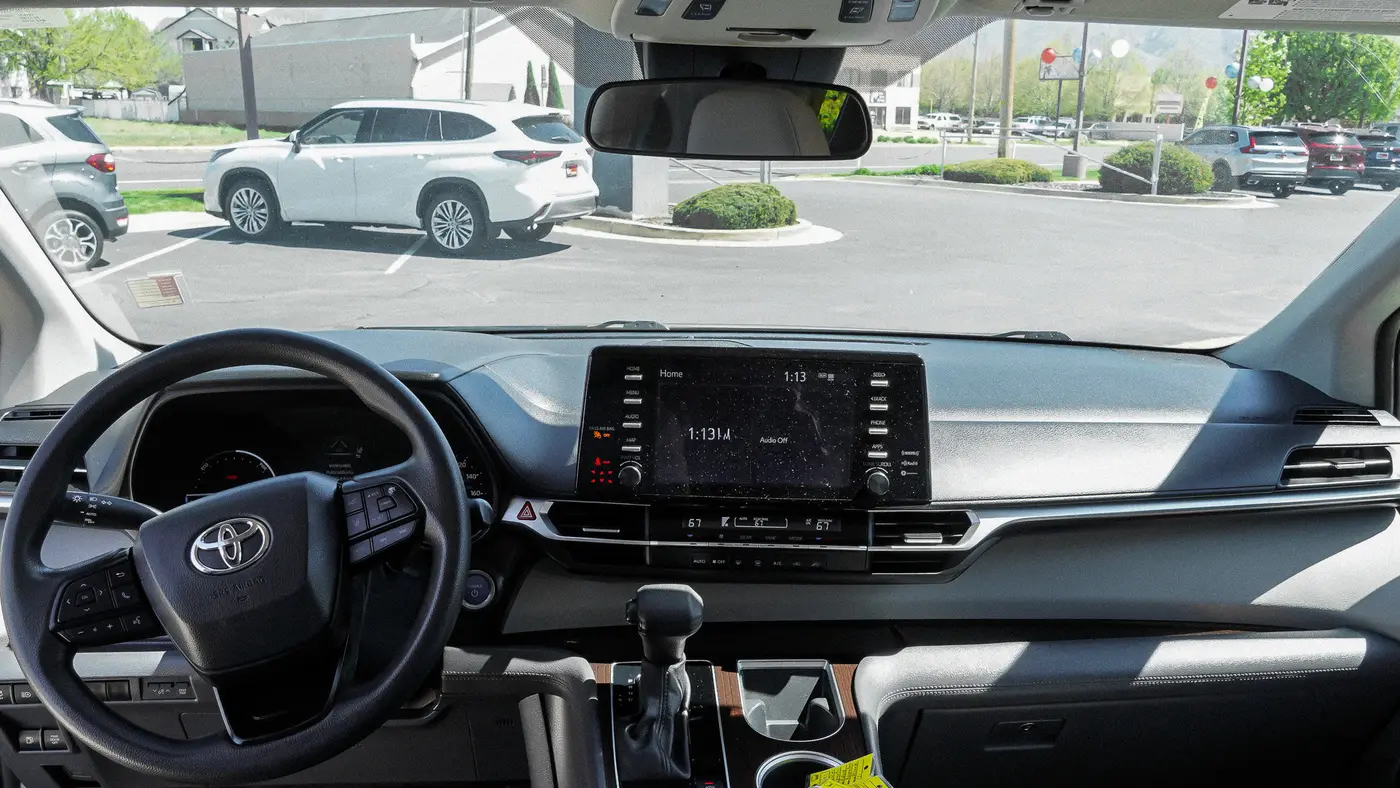 2023 Toyota Sienna LE 8-Passenger