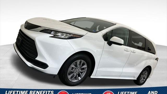 Preowned 2023 Toyota Sienna LE 8-Passenger for Sale