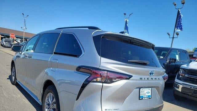2025 Toyota Sienna LE 8-Passenger