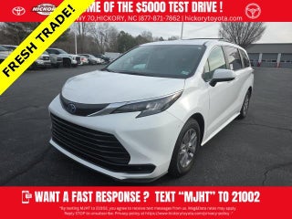 2025 Toyota Sienna with Ice Cap Exterior