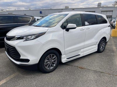 Photo of a 2023 Toyota Sienna AWD LE 8-Passenger 4DR Mini-Van for sale