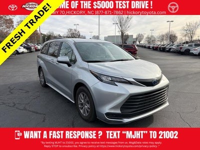 2025 Toyota Sienna AWD LE 8-Passenger 4DR Mini-Van