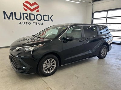 2025 Toyota Sienna AWD LE 8-Passenger 4DR Mini-Van