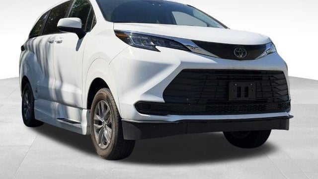 Preowned 2023 Toyota Sienna LE 8-Passenger for Sale