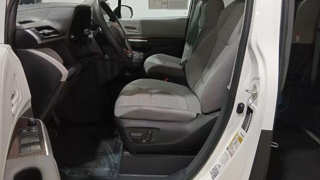 2023 Toyota Sienna LE 8-Passenger