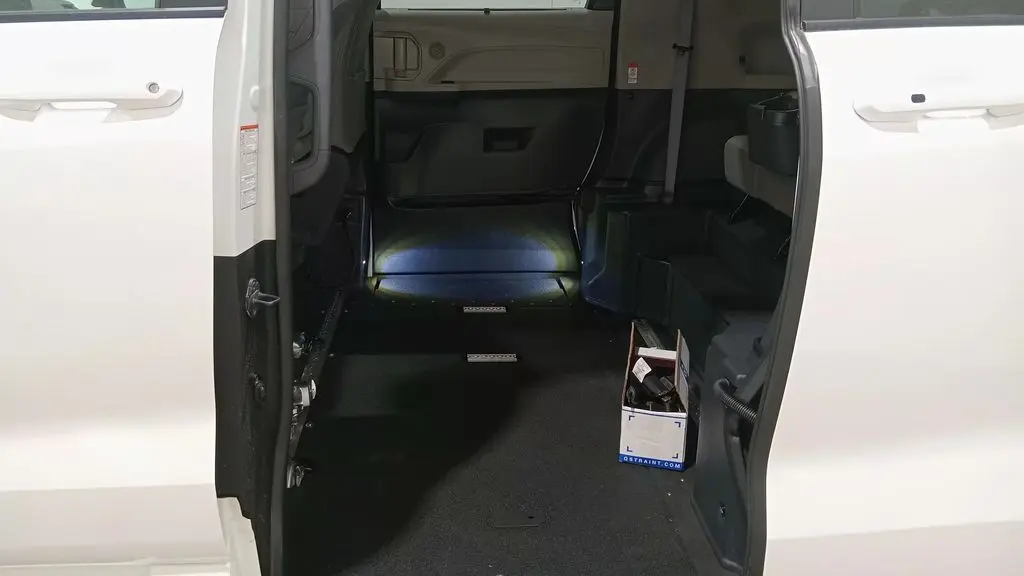 2023 Toyota Sienna LE 8-Passenger