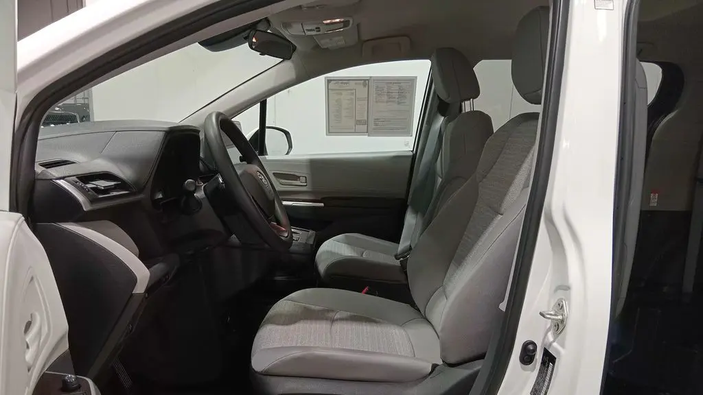 2023 Toyota Sienna LE 8-Passenger