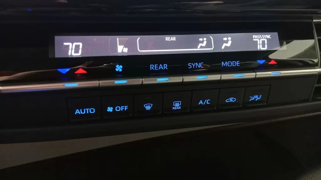 2023 Toyota Sienna LE 8-Passenger