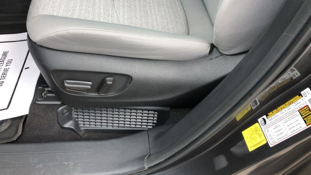 2025 Toyota Sienna LE 8-Passenger
