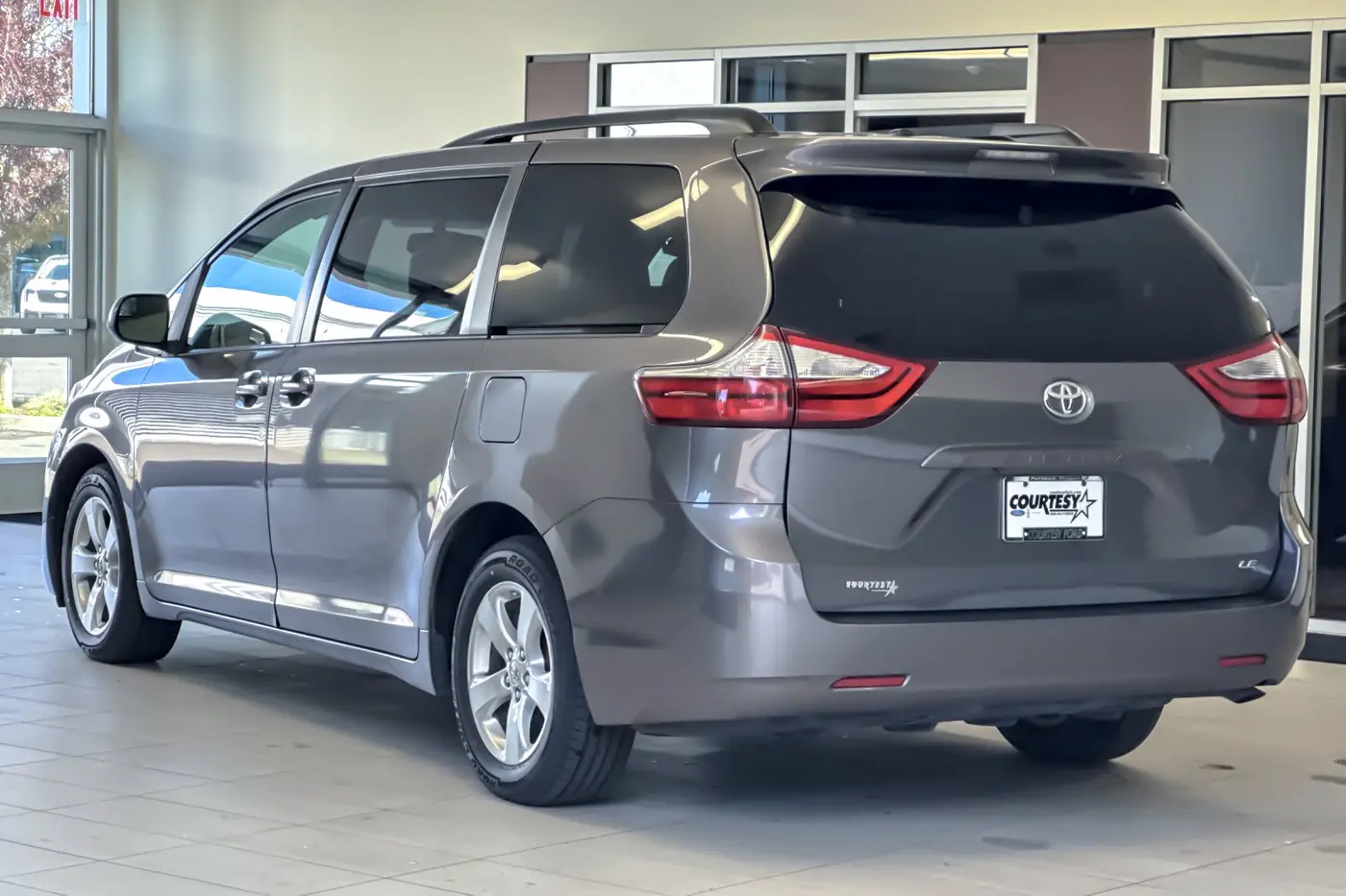 2017 Toyota Sienna - $15,997