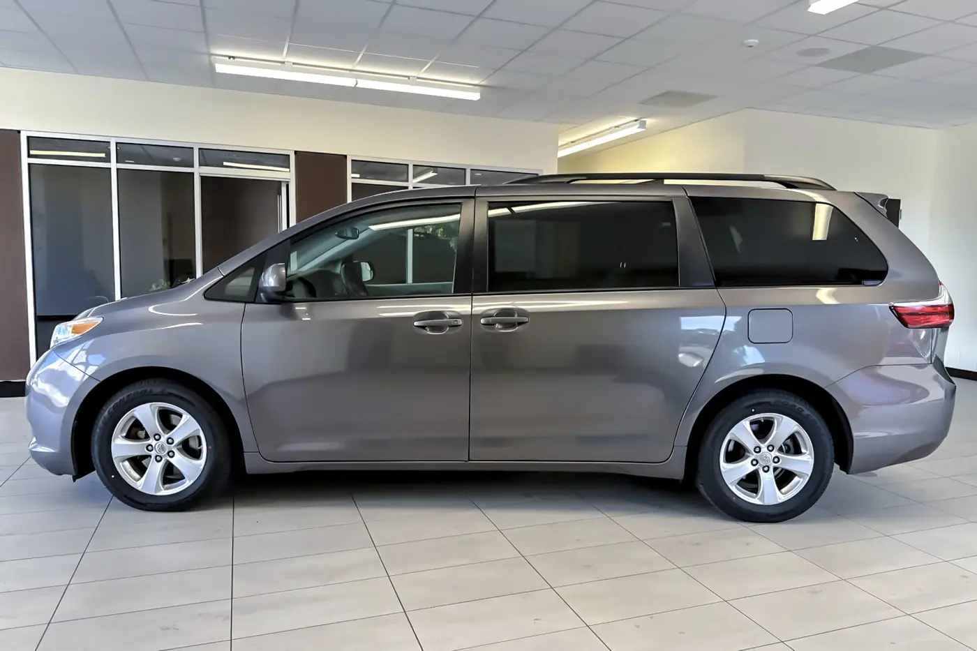 2017 Toyota Sienna - $15,997