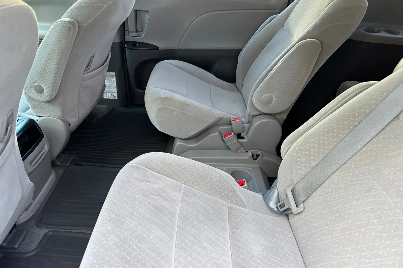 2017 Toyota Sienna - $15,997