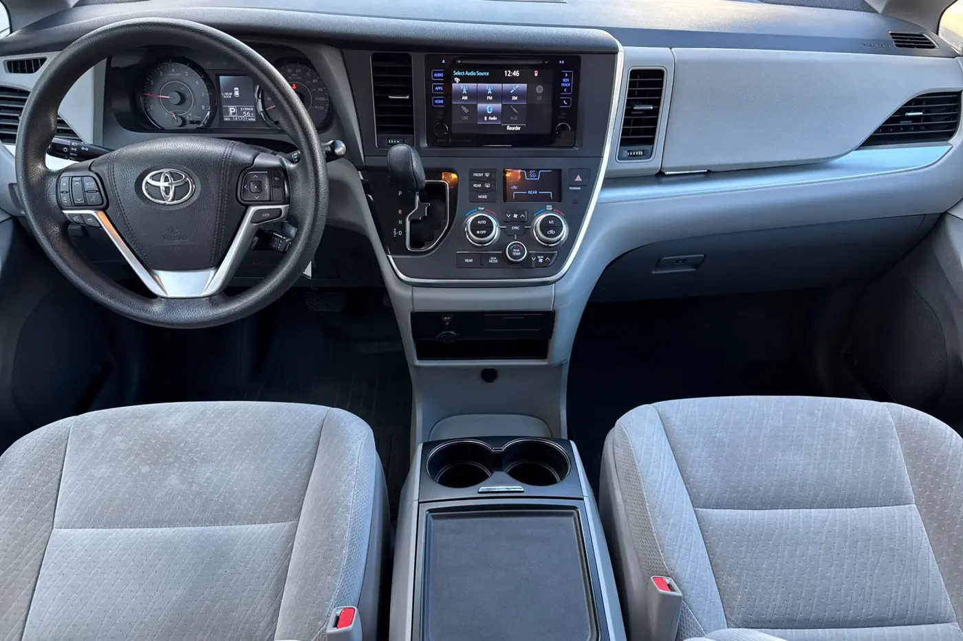 2017 Toyota Sienna - $15,997