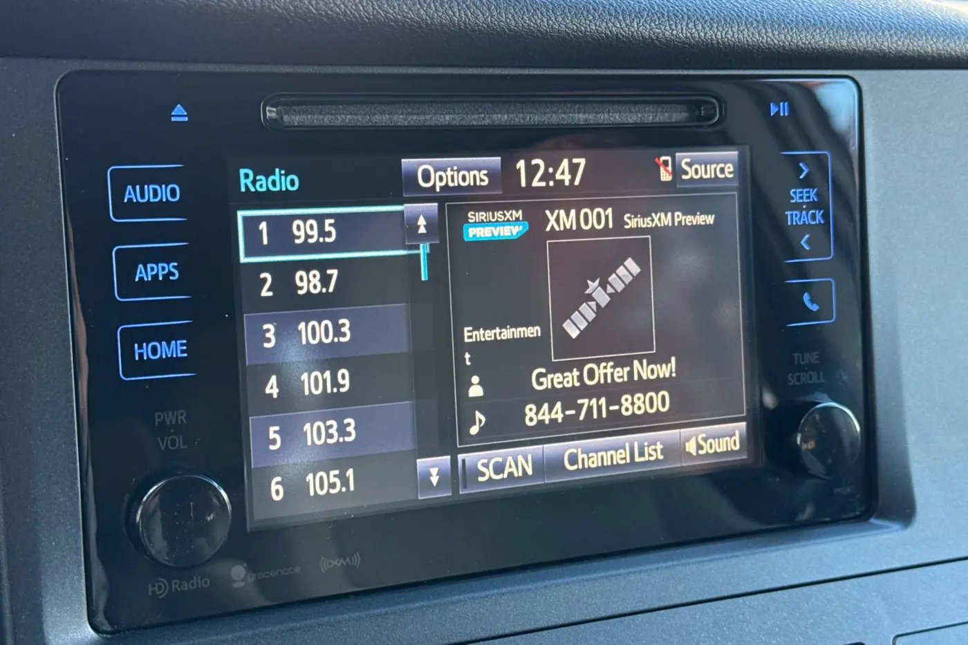 2017 Toyota Sienna - $15,997