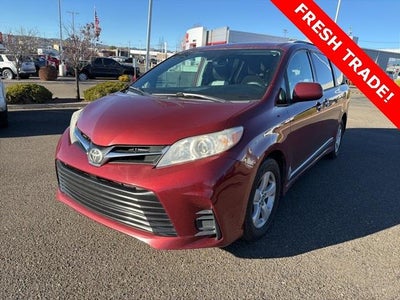 2018 Toyota Sienna LE 7-Passenger Auto Access Seat 4DR Mini-Van