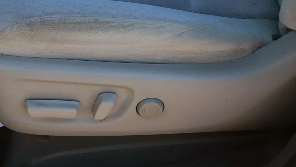 2020 Toyota Sienna LE 7-Passenger Auto Access Seat